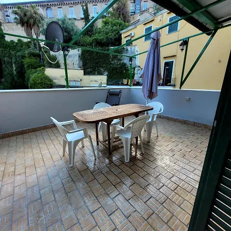 Perry アパート *